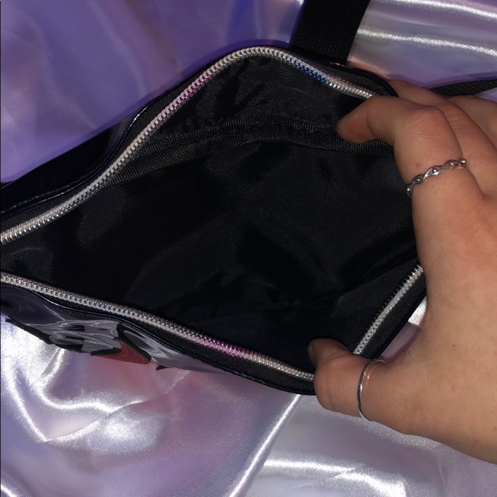 🔥 glitter Flame black fanny chest pack bag 🔥 - Picture 3 of 4